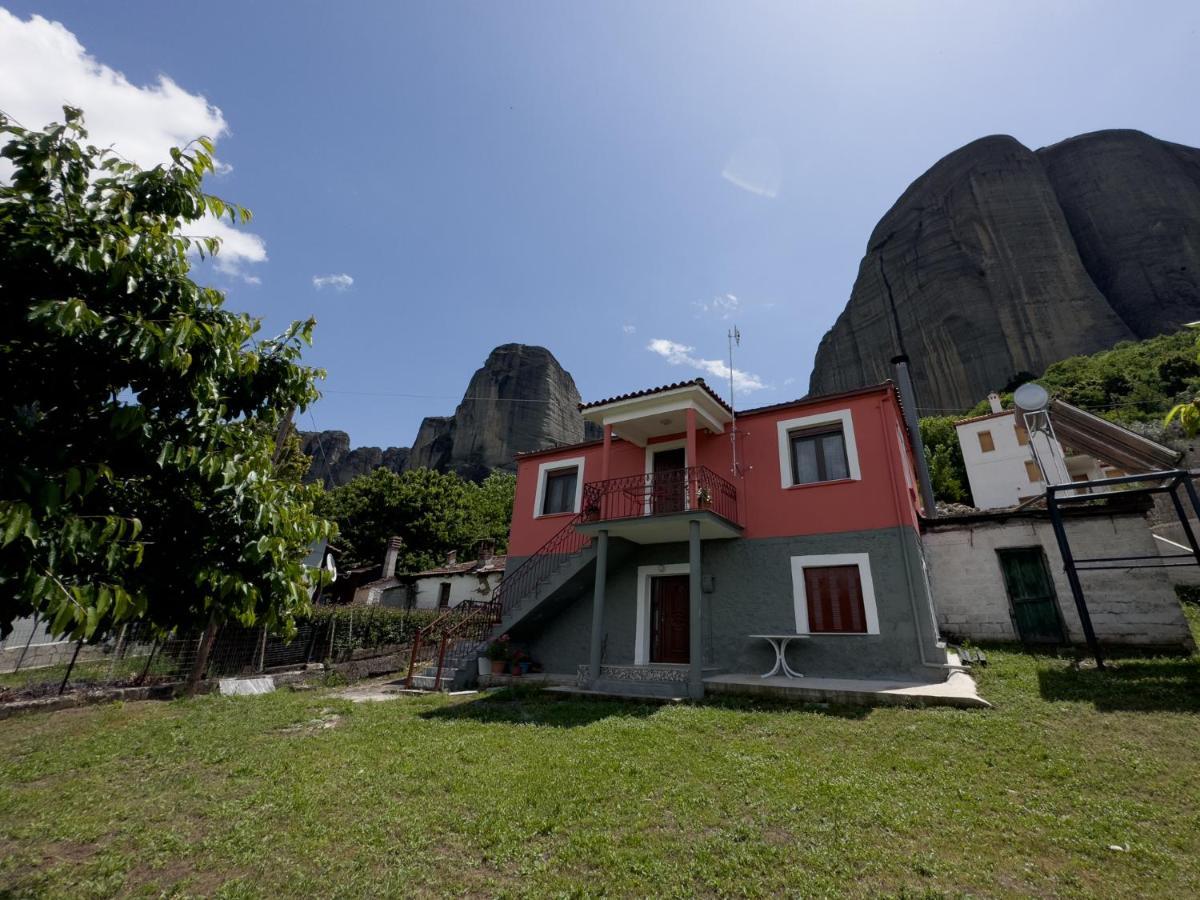 카스트라키온 Fani'S House Under Meteora 아파트 외부 사진