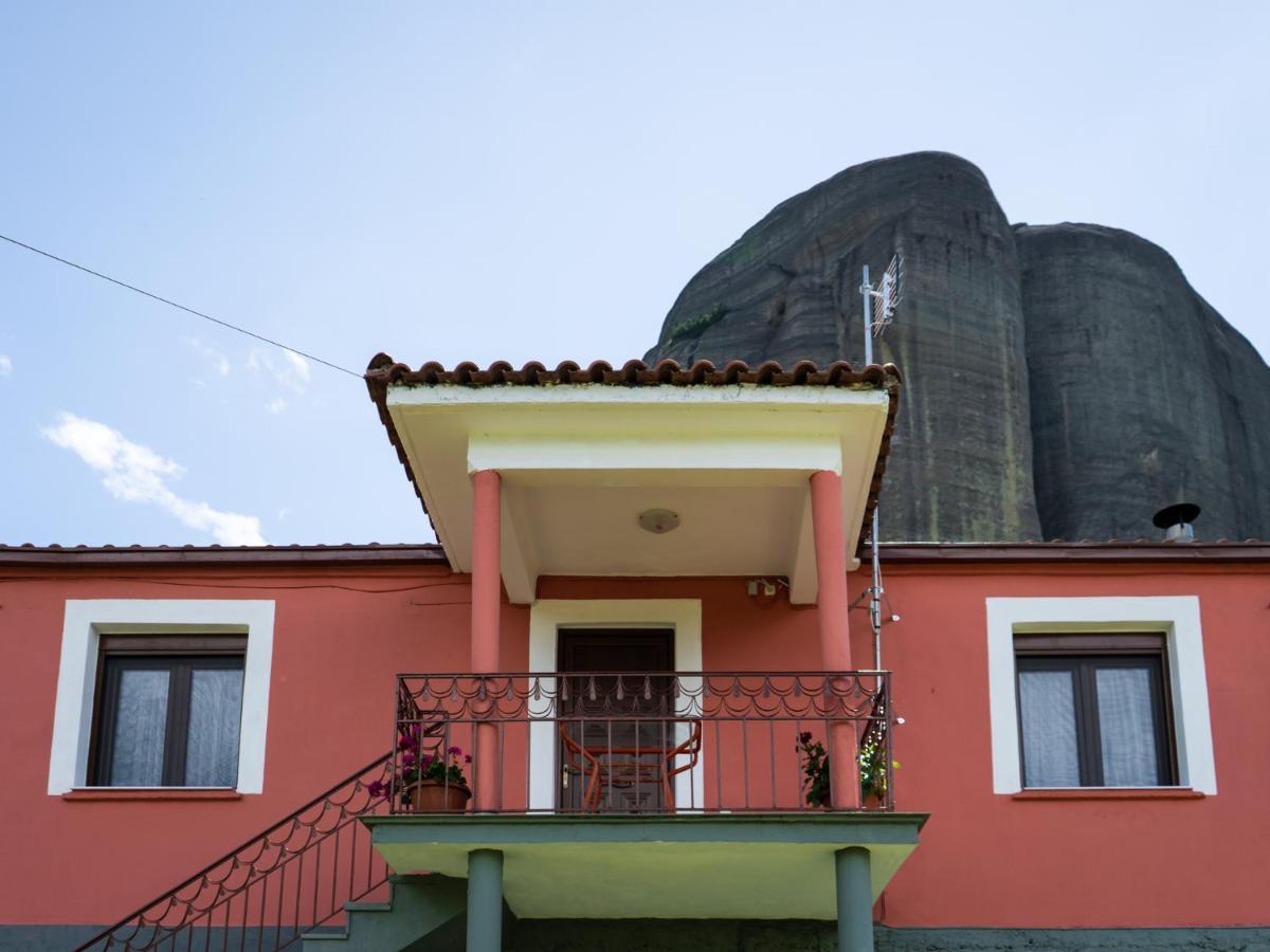 카스트라키온 Fani'S House Under Meteora 아파트 외부 사진